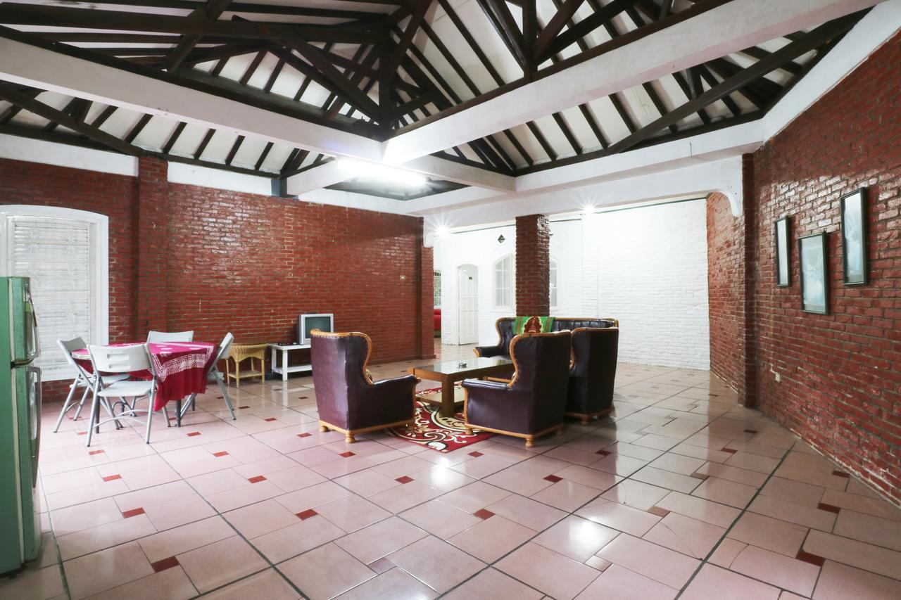 Villa Madani Paragajen Экстерьер фото
