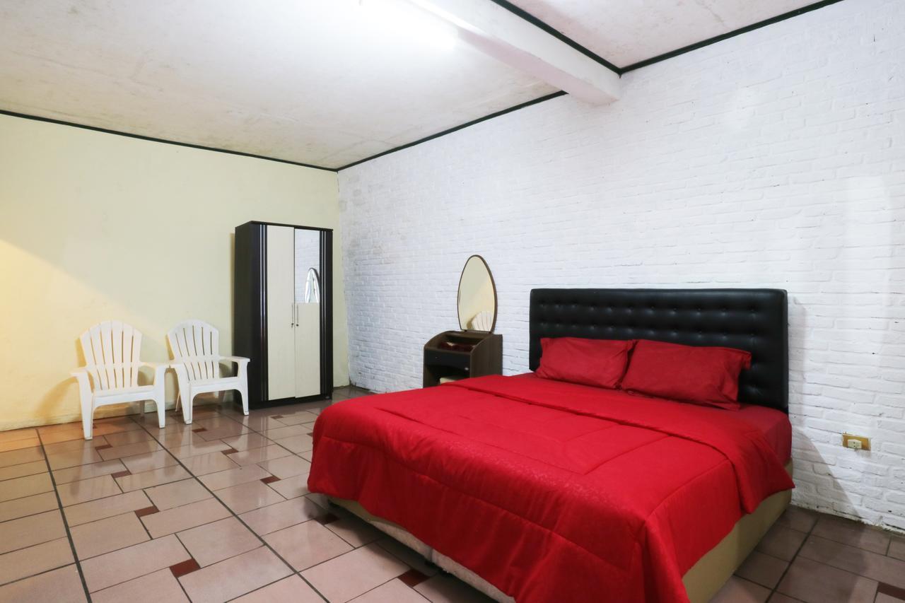 Villa Madani Paragajen Экстерьер фото