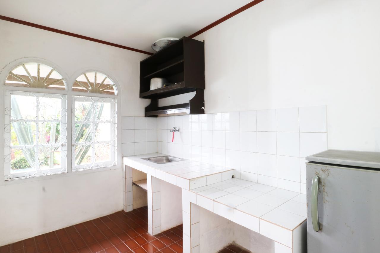 Villa Madani Paragajen Экстерьер фото